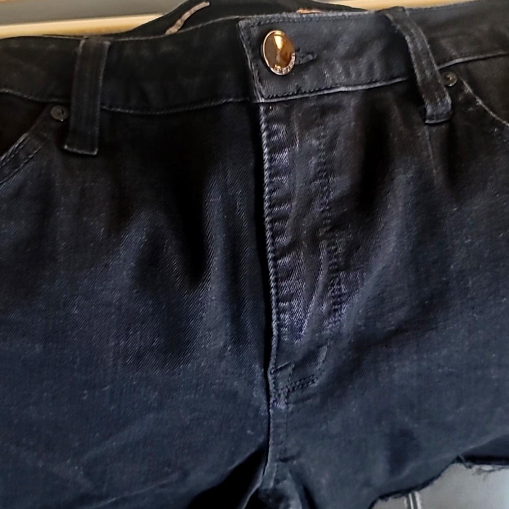 Black jean shorts, seven7, weekend short